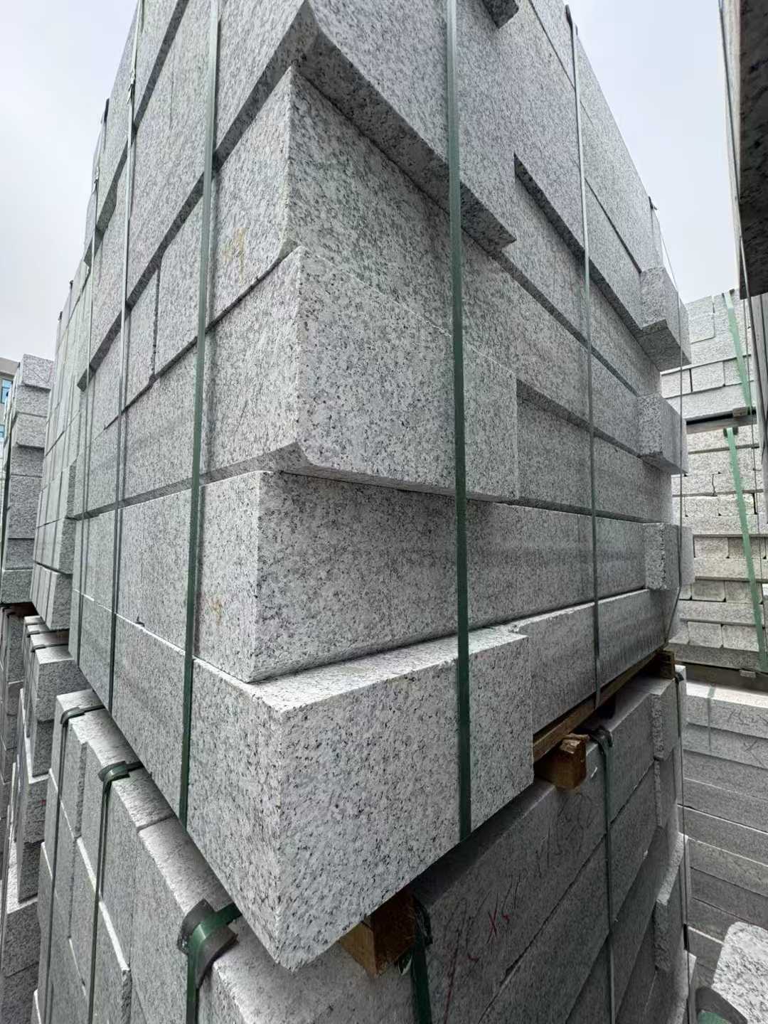 眉山芝麻白路牙石 马路牙子