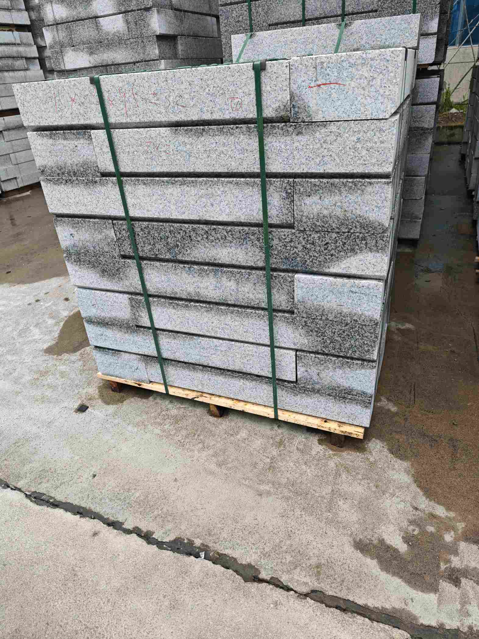 眉山芙蓉白路牙石，马路牙子